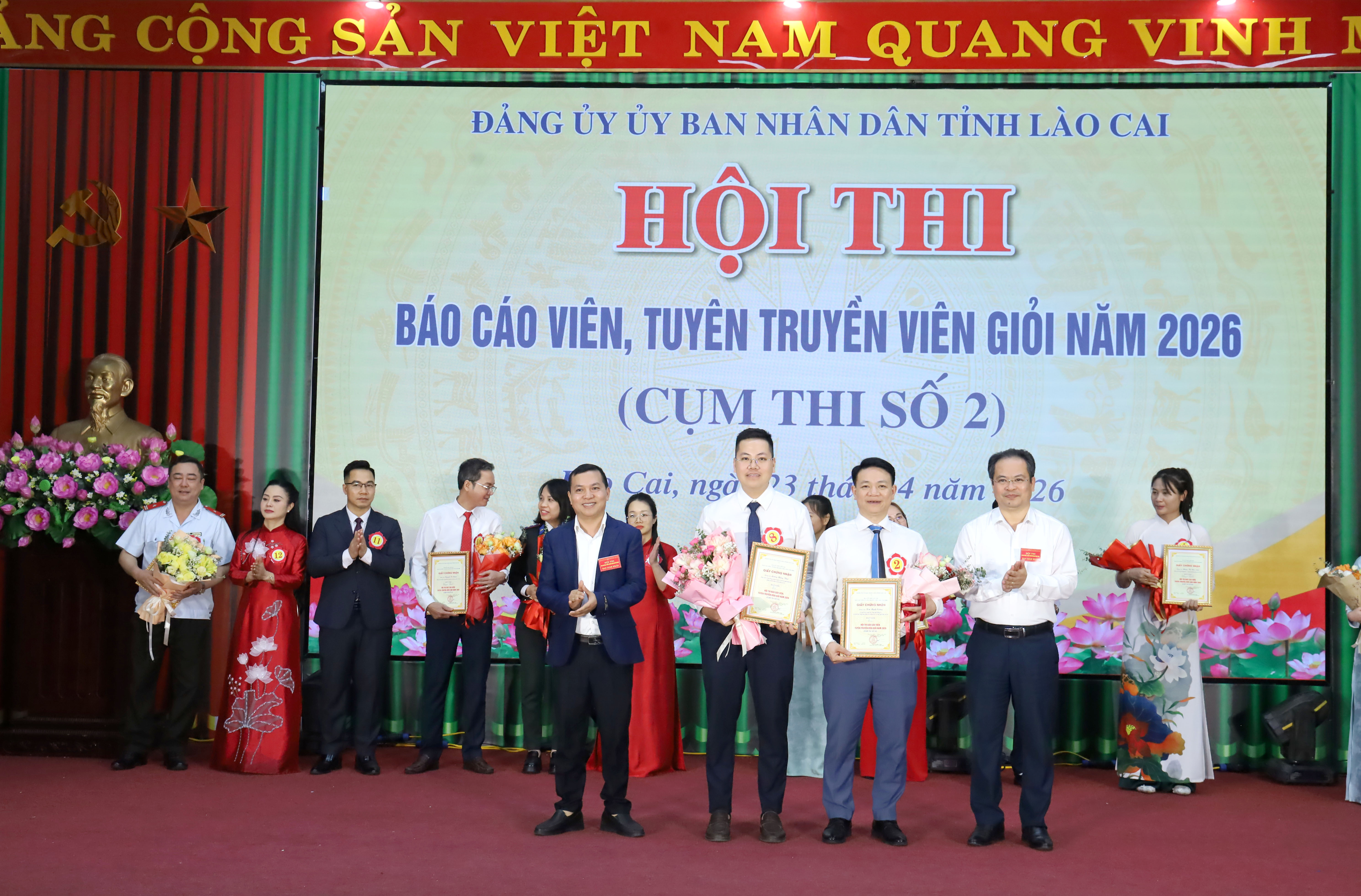 anh tin bai